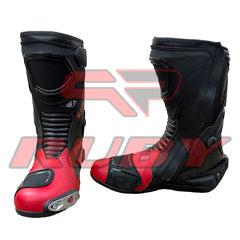 Front angled image of Kawasaki Ninja motorcycle boots highlighting polished finish, TPU protection armor, and comfortable sport-grade padding.
